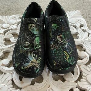 Spring Step Black Butterfly Design Shoes